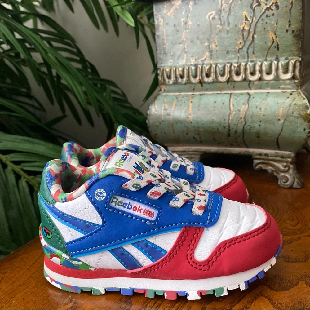 Reebok Toddler Light-Up Classic Leather Step N Flash Sneakers